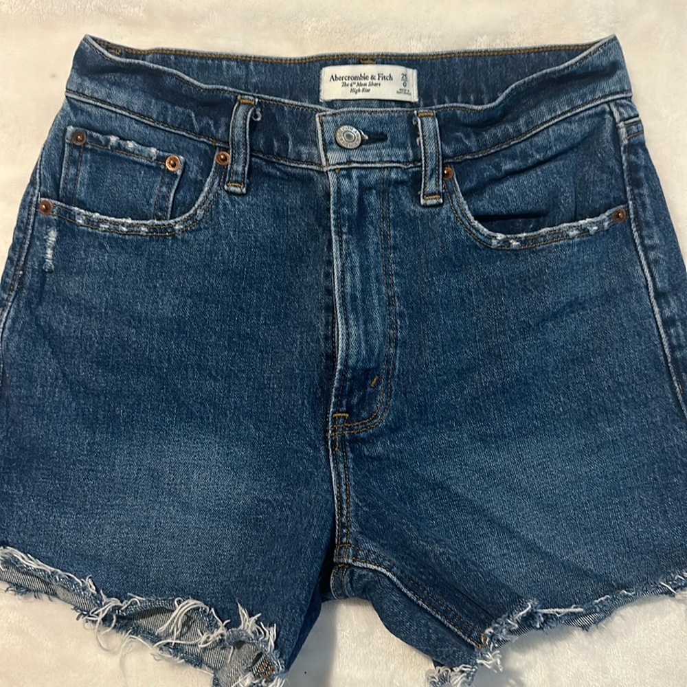 SOLD‼️‼️Abercrombie high rise mom short